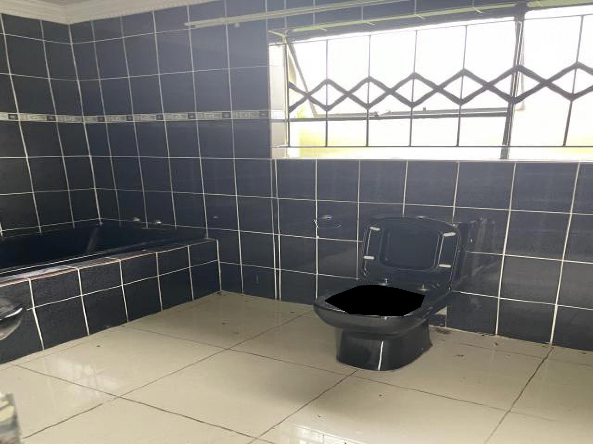 Bathroom 1 of property in Secunda