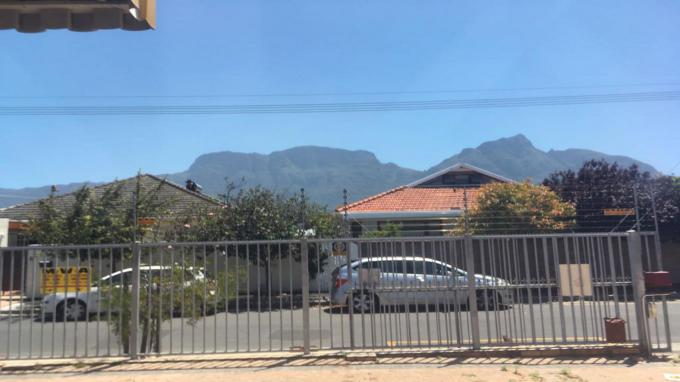3 Bedroom House to Rent in Claremont (CPT) - Property to rent - MR181342