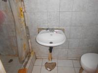 Bathroom 2 - 2 square meters of property in Lenasia South