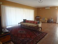 Lounges - 39 square meters of property in Geluksburg