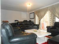 Lounges - 10 square meters of property in Terenure