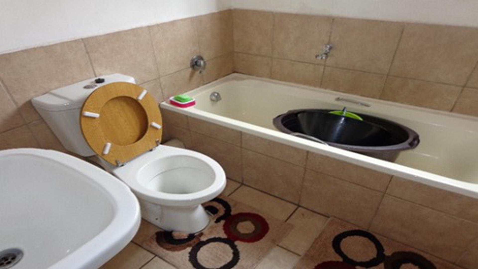 Bathroom 1 of property in Benoni