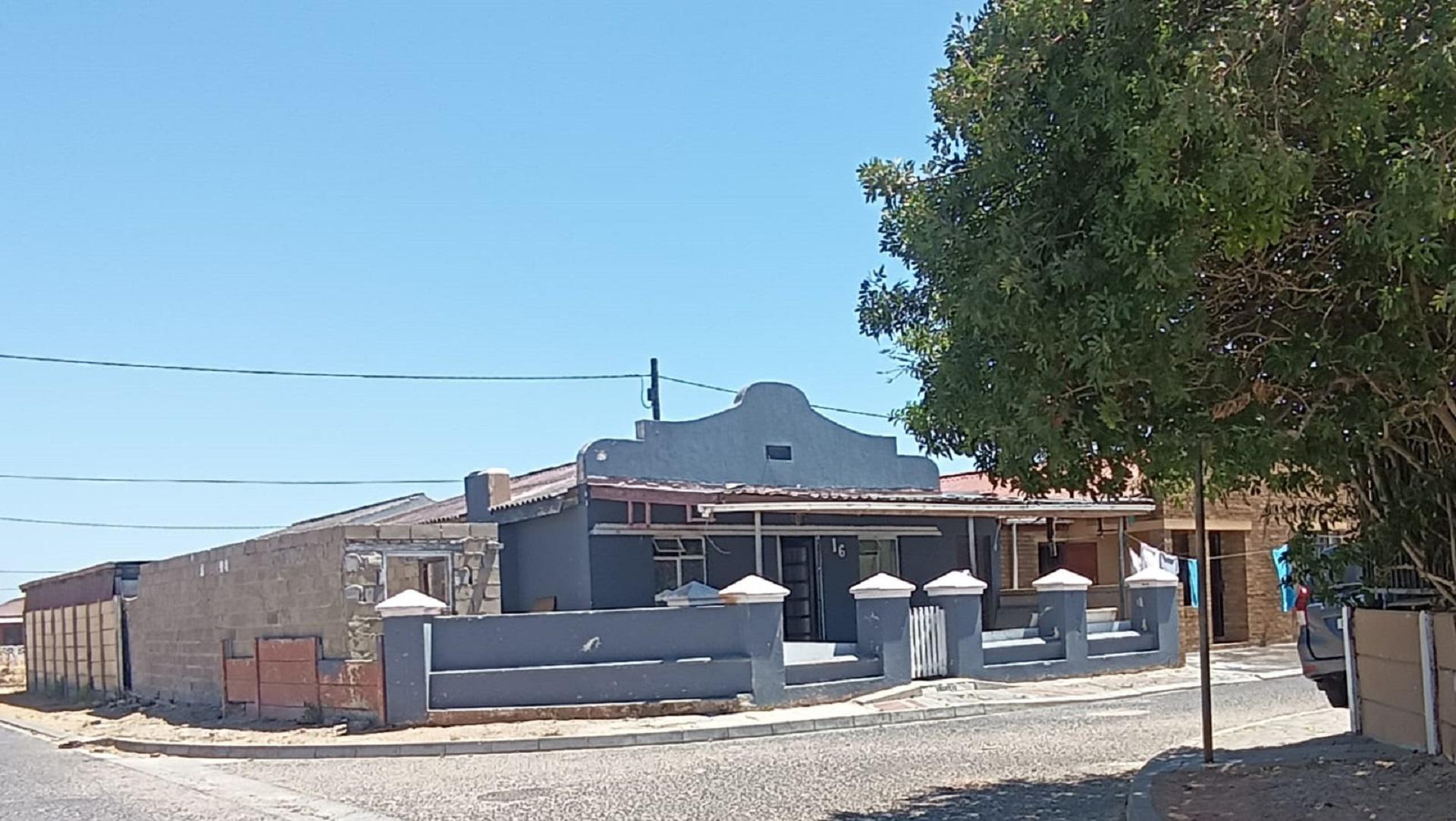 Front View of property in Macassar