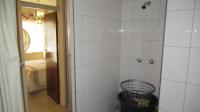 Bathroom 1 - 6 square meters of property in Bedworth Park