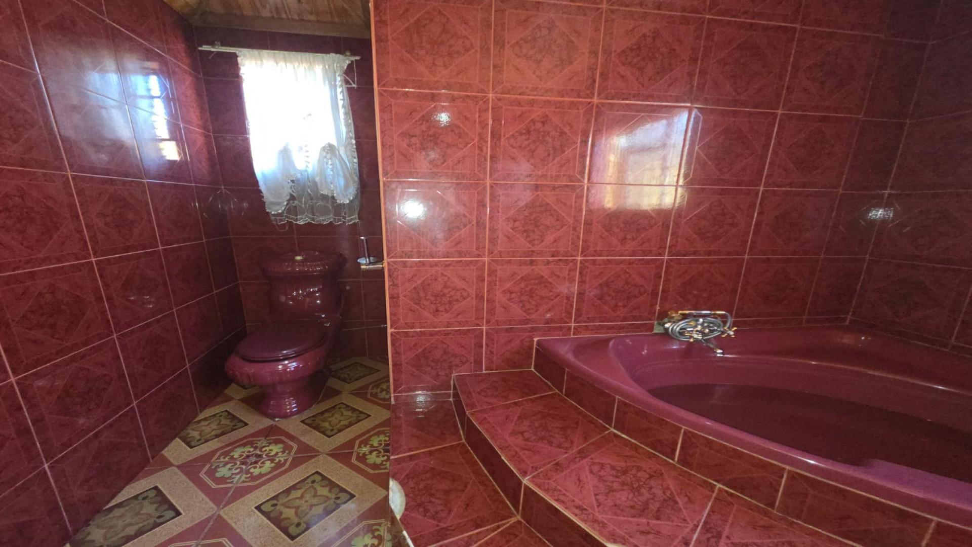 Bathroom 2 of property in Kroonstad