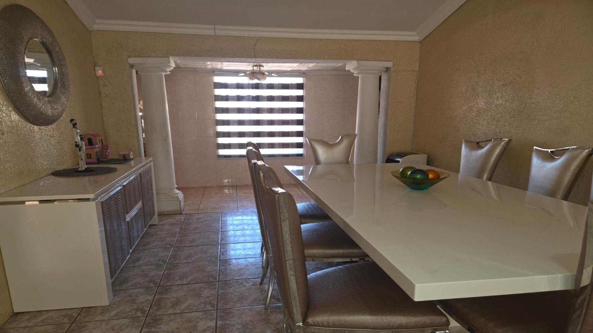 Dining Room of property in Kroonstad