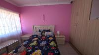 Bed Room 1 of property in Kroonstad