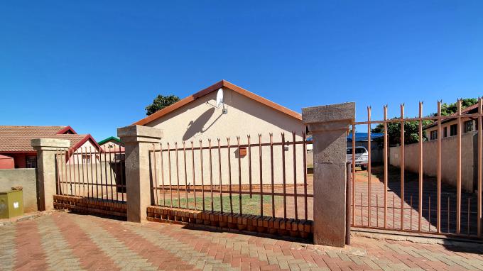 3 Bedroom House for Sale For Sale in Tlhabane West - Home Sell - MR181997