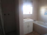 Staff Bathroom - 7 square meters of property in Brackenhurst