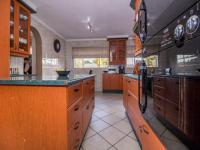 Kitchen - 29 square meters of property in Brackenhurst
