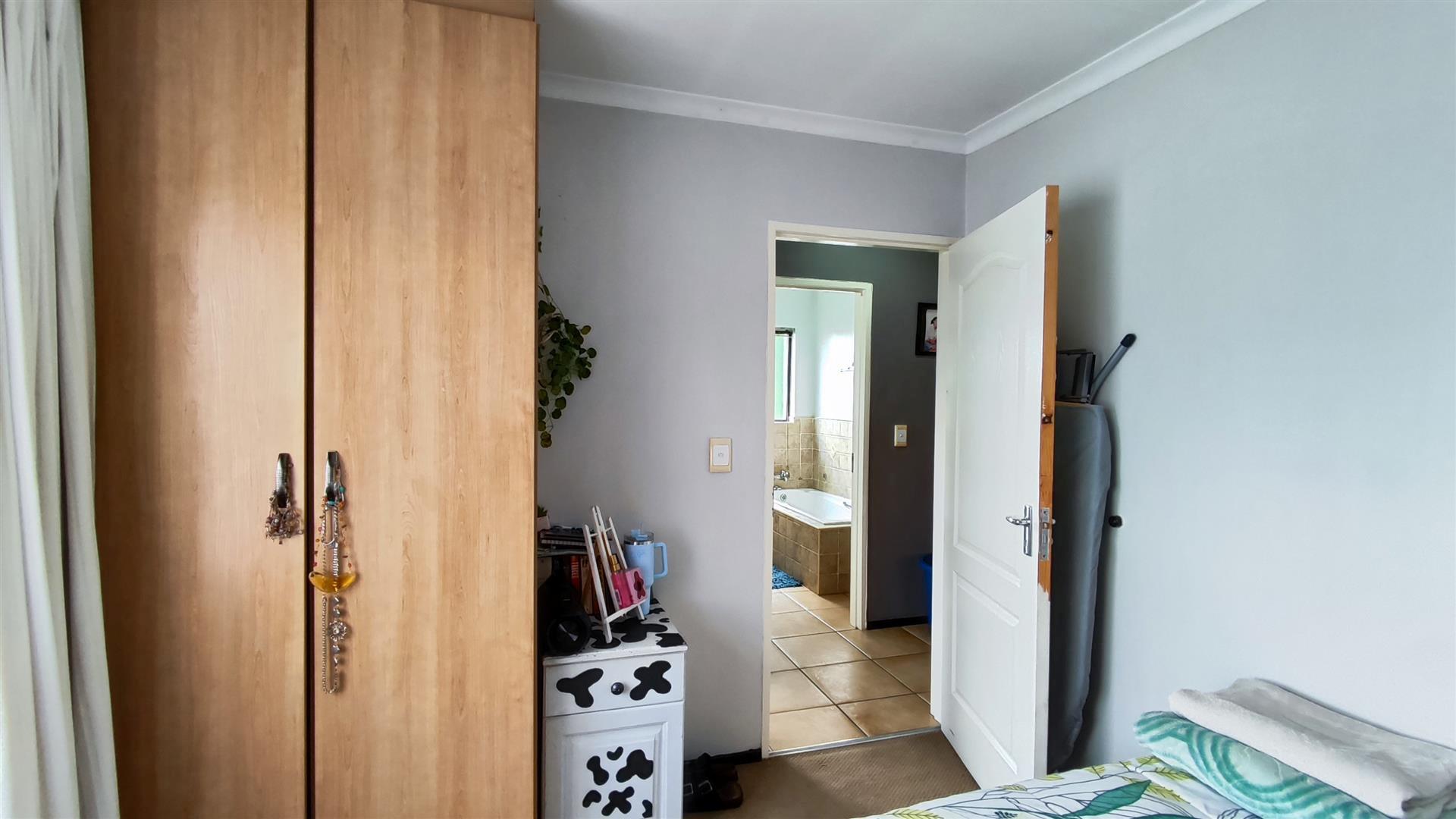 Bed Room 2 - 9 square meters of property in Albertsdal