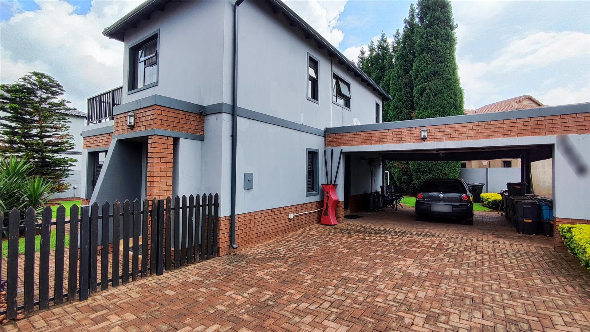 Front View of property in Albertsdal