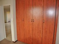 Bed Room 1 - 11 square meters of property in Castleview
