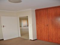 Bed Room 1 - 11 square meters of property in Castleview