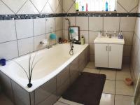 Bathroom 1 - 8 square meters of property in Kempton Park