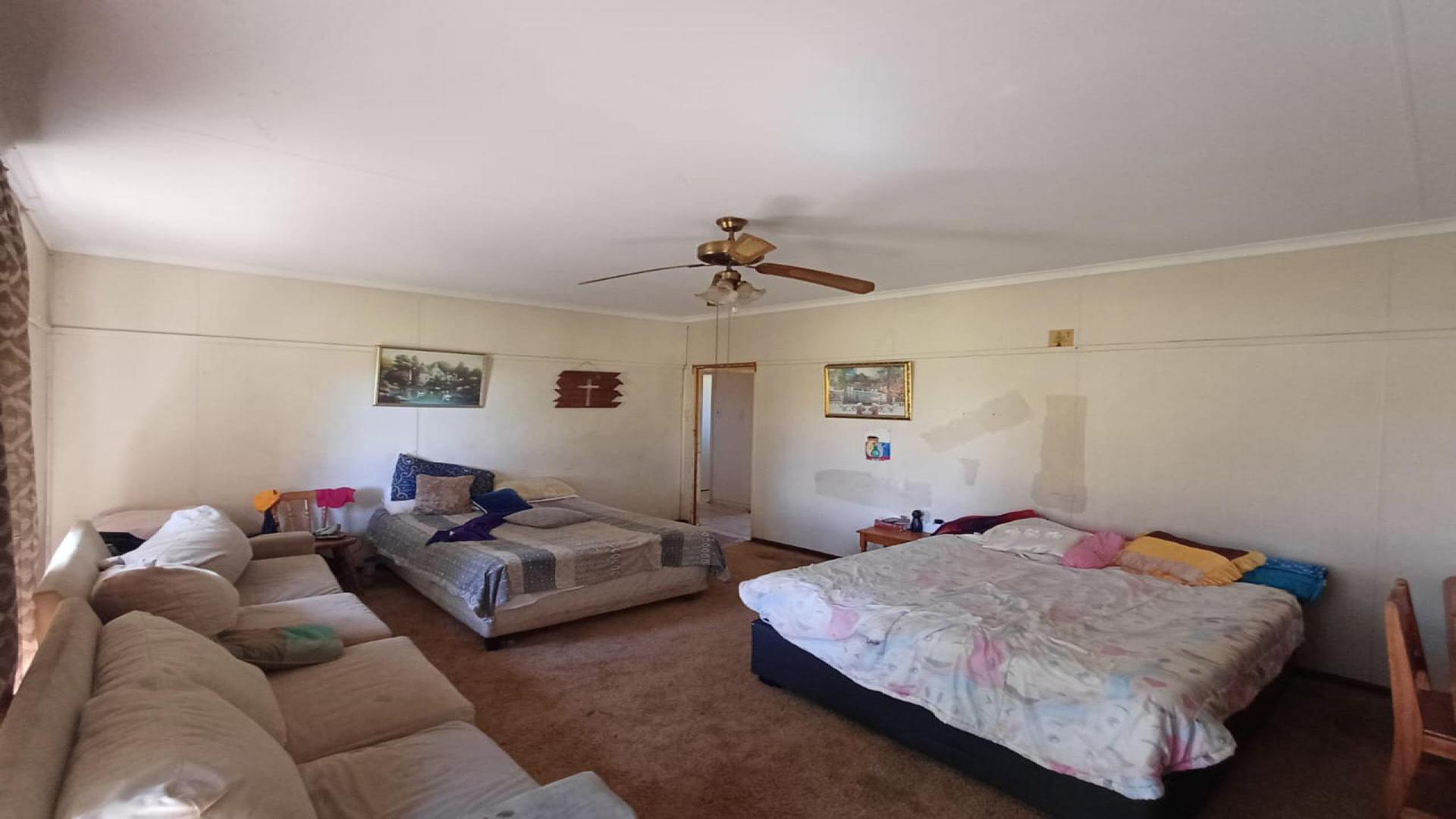 Bed Room 2 - 21 square meters of property in Grootvlei