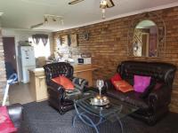 Lounges - 18 square meters of property in Boltonia