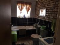 Bathroom 1 - 7 square meters of property in Boltonia