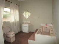 Bathroom 3+ - 12 square meters of property in Three Rivers