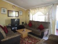 Lounges - 12 square meters of property in Klipspruit West