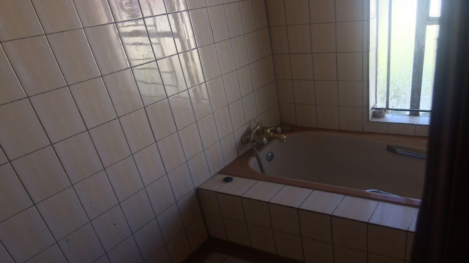 Bathroom 1 of property in Mogwase