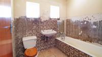 Bathroom 1 - 5 square meters of property in Middelburg - MP