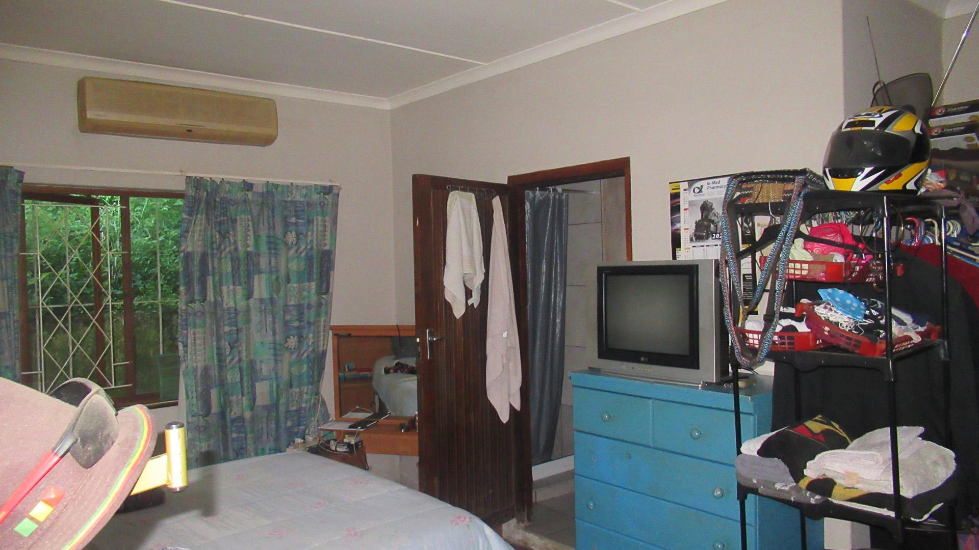 Bed Room 2 - 14 square meters of property in Padfield Park