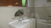 Bathroom 1 - 8 square meters of property in Padfield Park