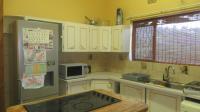 Kitchen - 25 square meters of property in Padfield Park