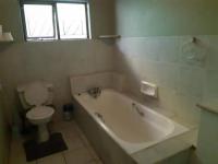 Bathroom 1 - 8 square meters of property in Padfield Park