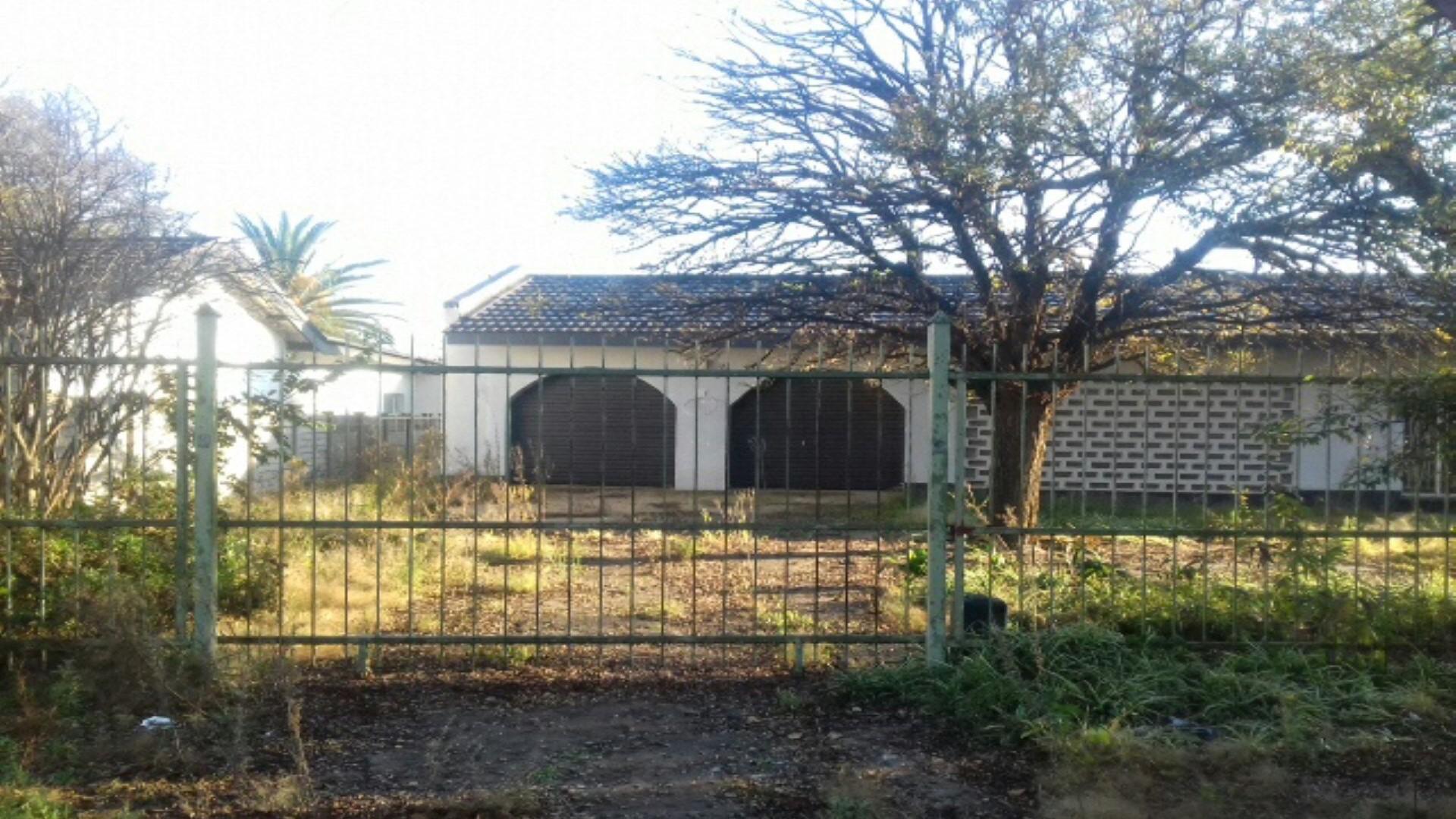 Front View of property in Viljoenskroon