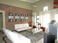 Lounges - 20 square meters of property in Edenvale