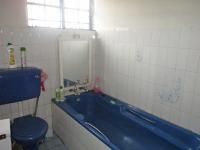 Main Bathroom - 6 square meters of property in Mid-ennerdale