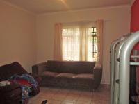 Lounges - 23 square meters of property in Mid-ennerdale