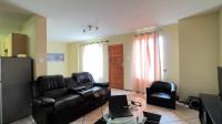 Lounges - 16 square meters of property in Kosmosdal