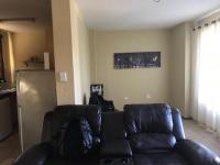 Lounges - 16 square meters of property in Kosmosdal