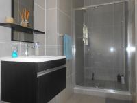 Main Bathroom - 5 square meters of property in Greenstone Hill