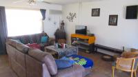 Lounges - 68 square meters of property in Walkers Fruit Farms SH