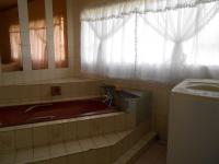 Bathroom 1 - 12 square meters of property in Dunnottar