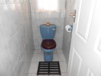 Bathroom 1 - 12 square meters of property in Dunnottar