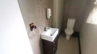 Guest Toilet - 4 square meters of property in Bartlett AH