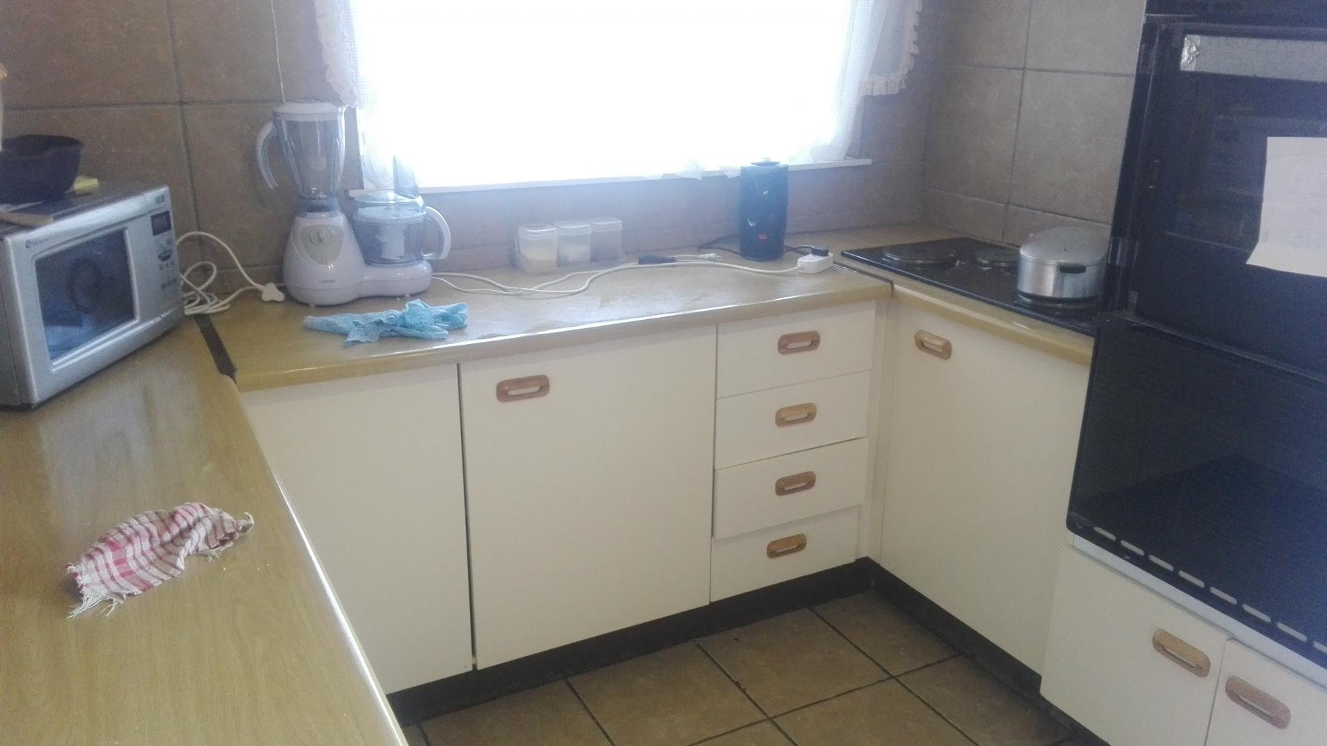 Kitchen - 11 square meters of property in Vrededorp