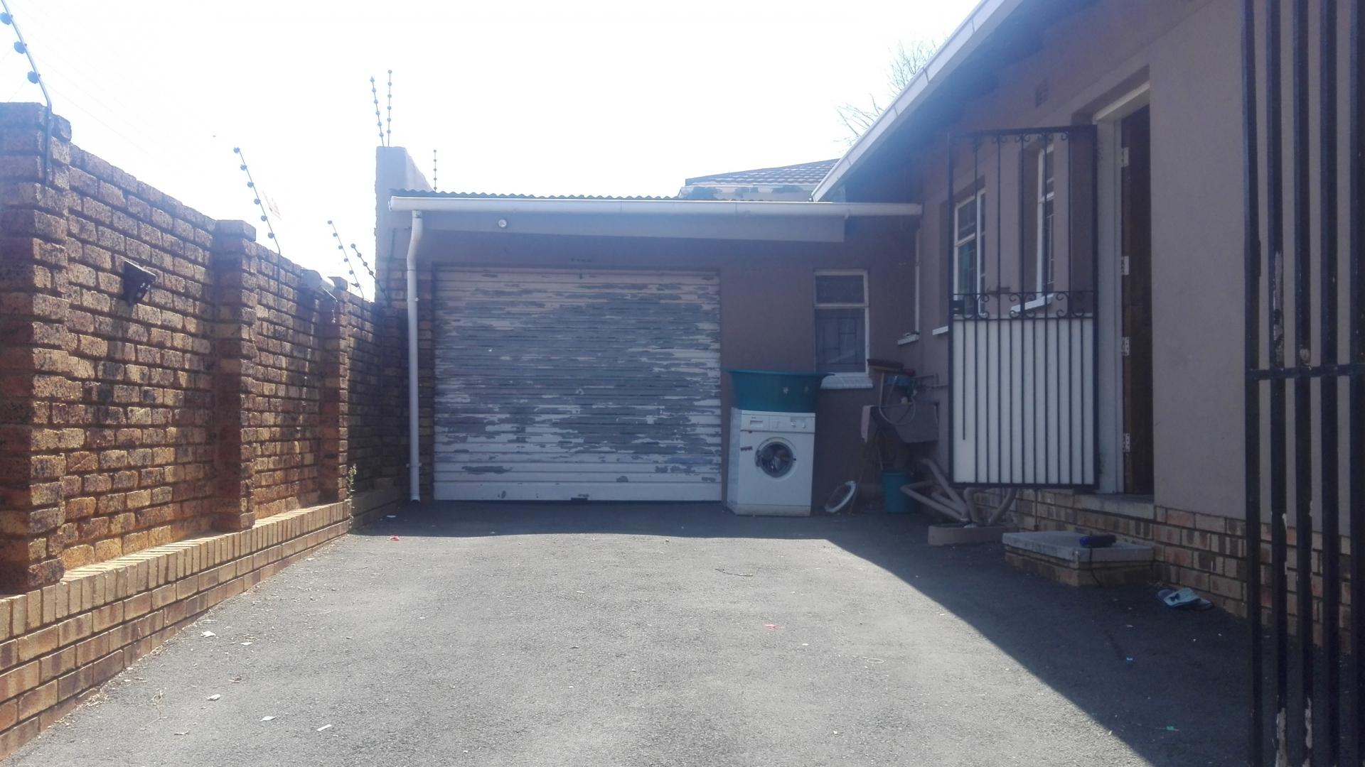 Front View of property in Vrededorp