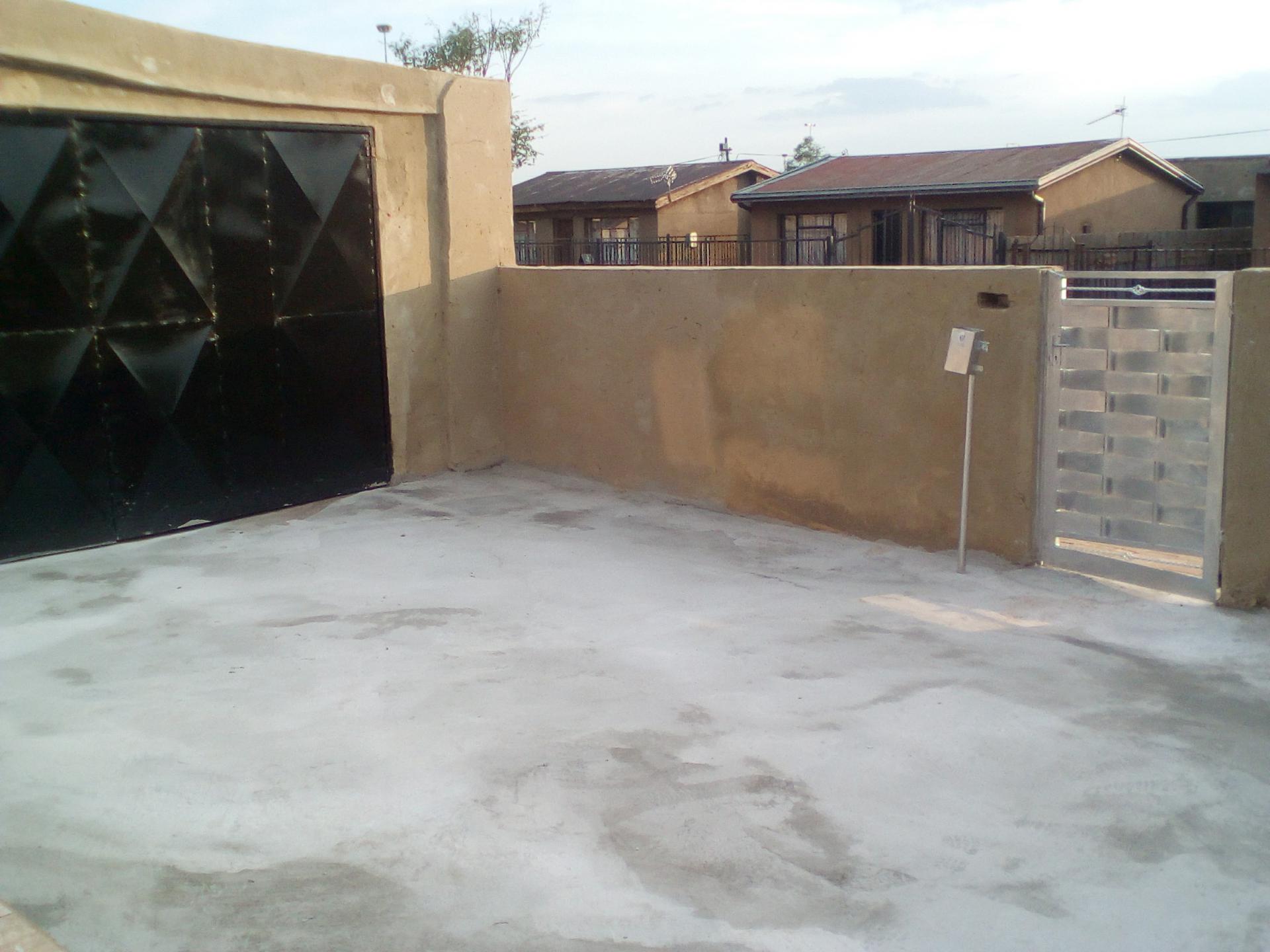 2 Bedroom House for Sale For Sale in Katlehong Home Sell