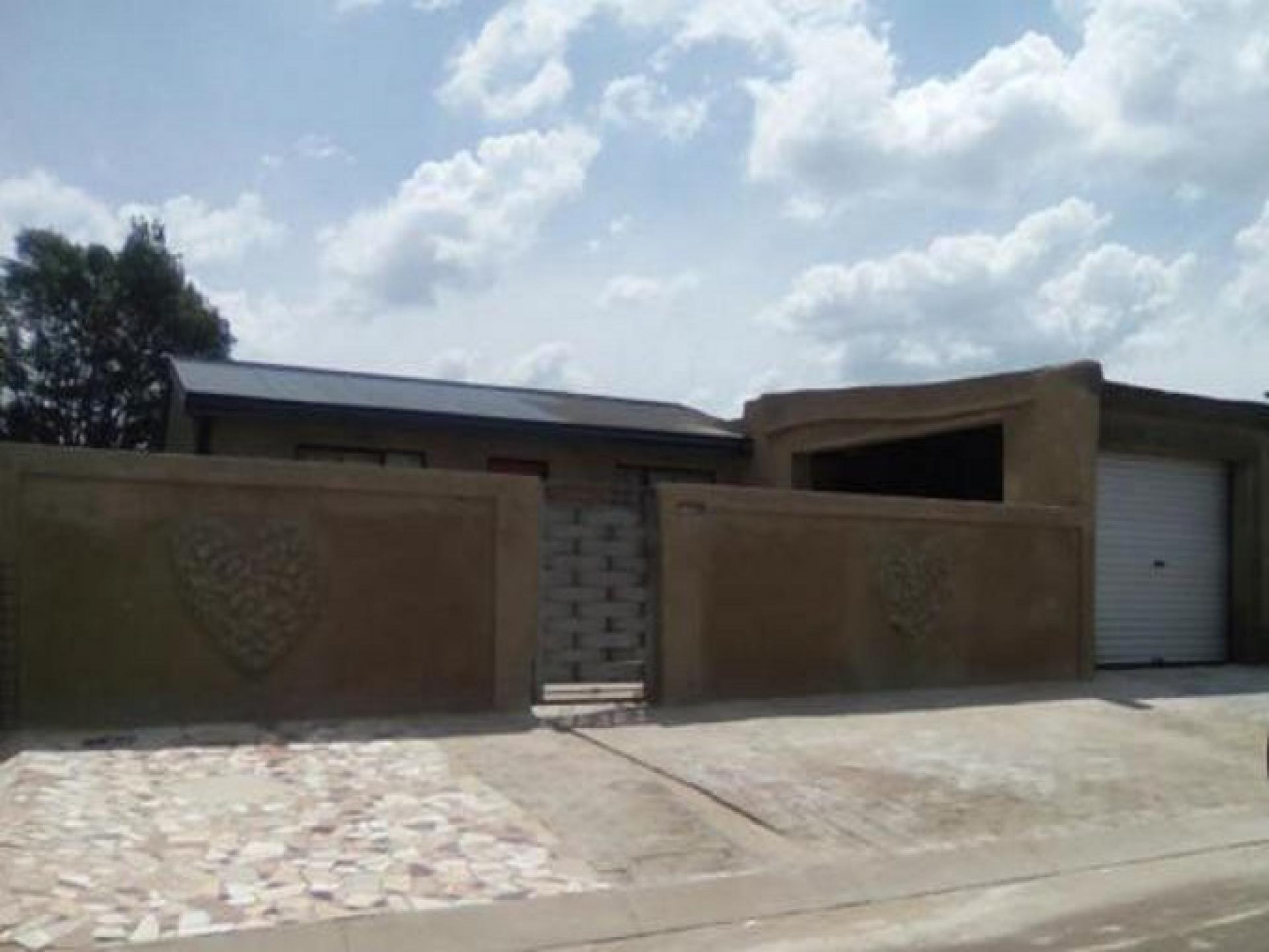 2 Bedroom House for Sale For Sale in Katlehong Home Sell