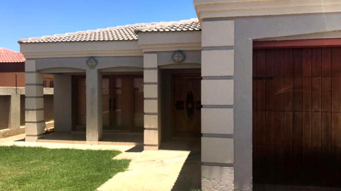 3 Bedroom House for Sale For Sale in Mmabatho - Home Sell - MR183489