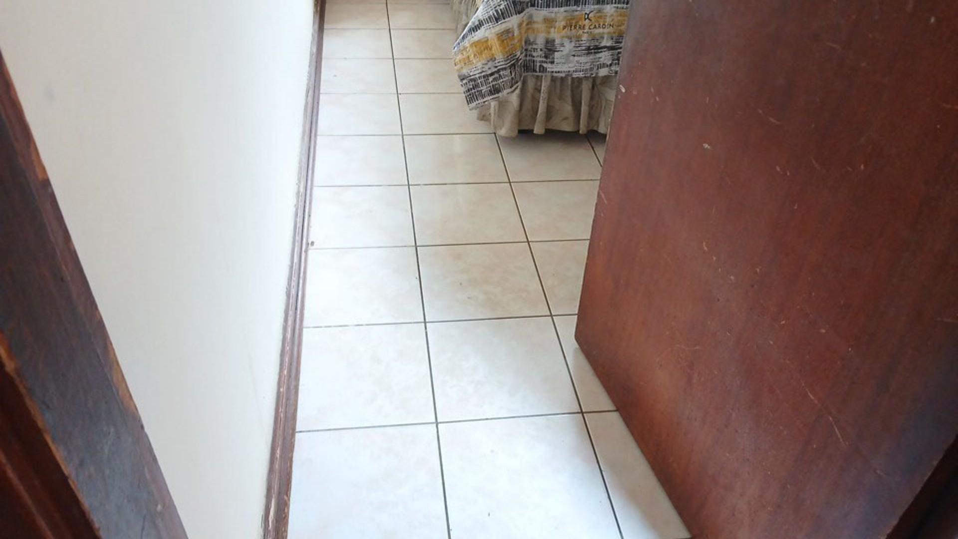 Bed Room 3 of property in Isipingo Hills