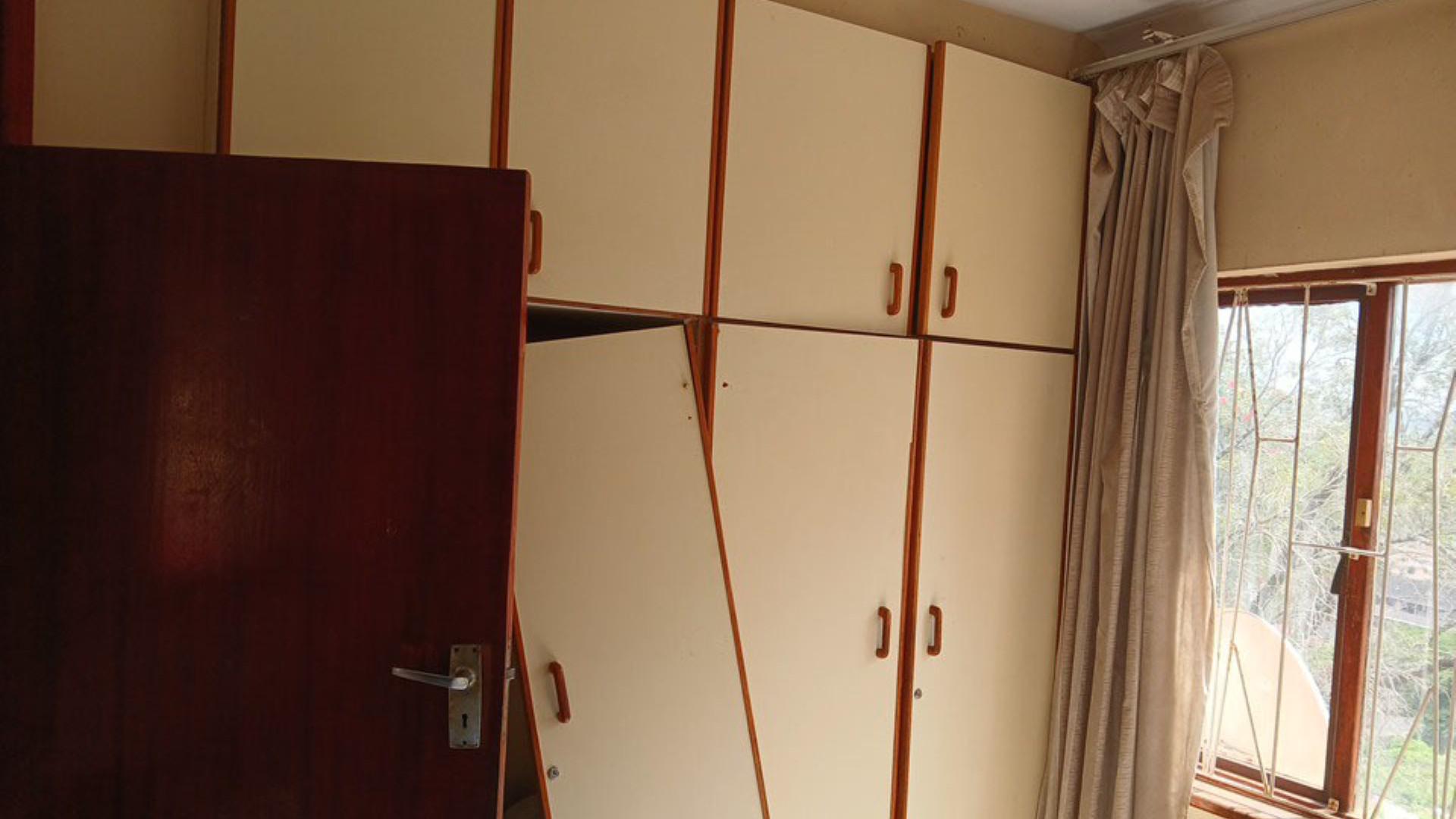 Bed Room 2 of property in Isipingo Hills