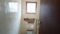 Bathroom 2 of property in Isipingo Hills