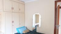 Bed Room 5+ of property in Isipingo Hills